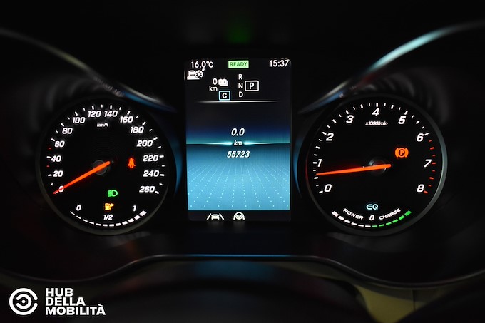 MERCEDES-BENZ GLC 300 e 4Matic EQ-Power Business Extra